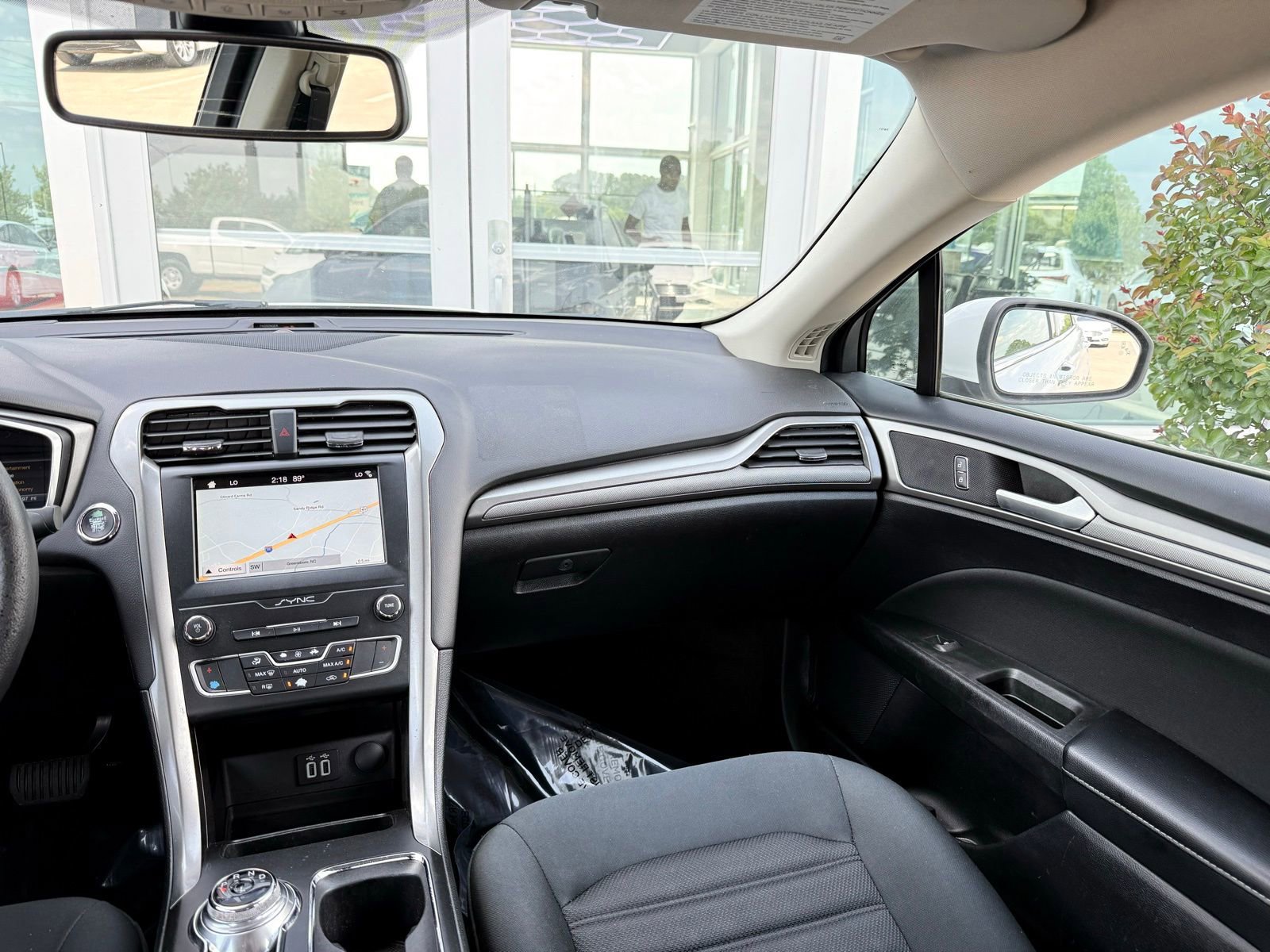 Used 2019 Ford Fusion SE FWD image 21