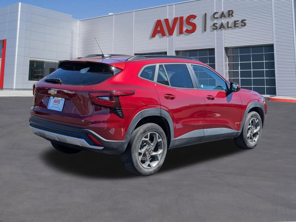 Used 2025 Chevrolet Trax LT w/ LT Convenience Package FWD image 6