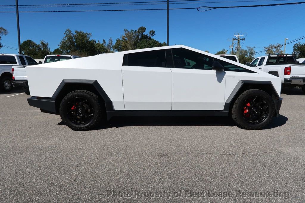 Used 2024 Tesla Cybertruck AWD Crew Cab image 6