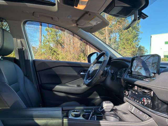 Used 2023 Nissan Rogue SL w/ SL Premium Package image 23