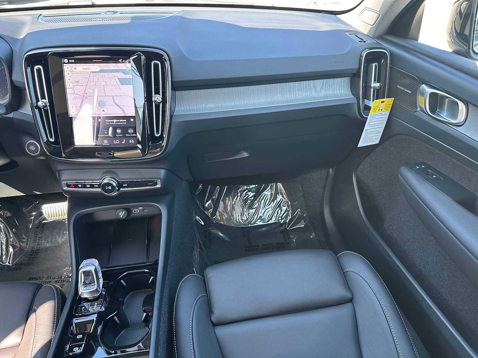 New 2026 Volvo XC40 B5 Ultra w/ Climate Package image 18