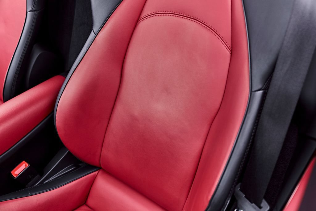 Used 2024 McLaren Artura RWD image 61