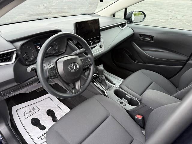 Used 2025 Toyota Corolla LE FWD image 12
