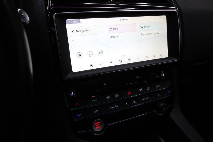 Used 2018 Jaguar F-PACE Prestige image 17