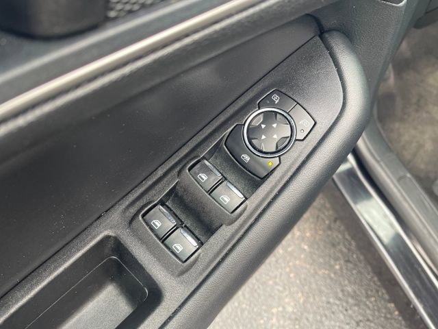 Used 2024 Ford Edge SEL image 13