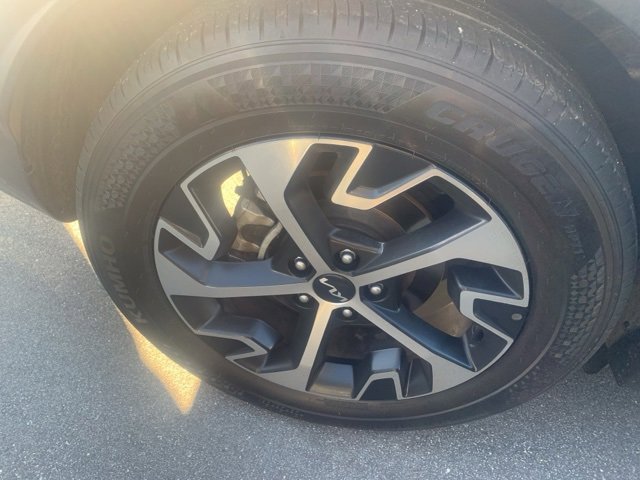 Used 2024 Kia Sportage EX image 5