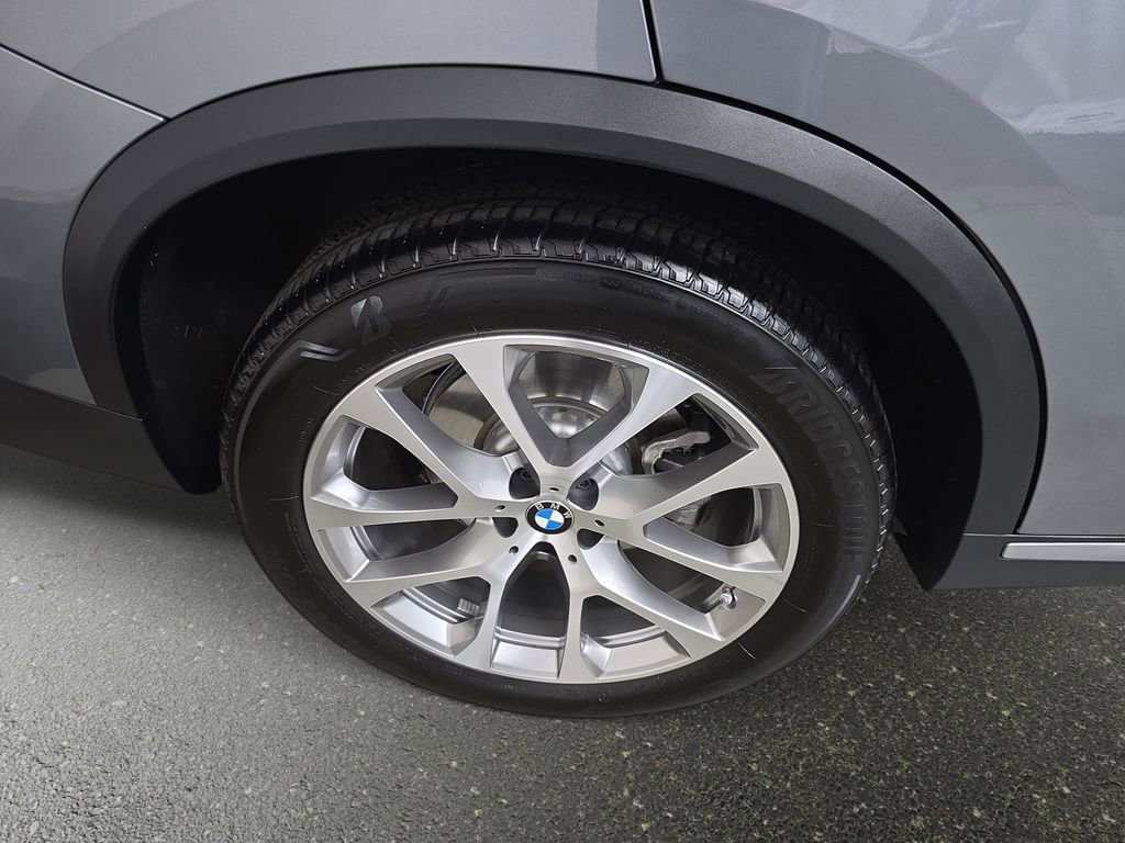 Certified 2024 BMW X5 xDrive40i w/ Premium Package AWD/4WD image 29