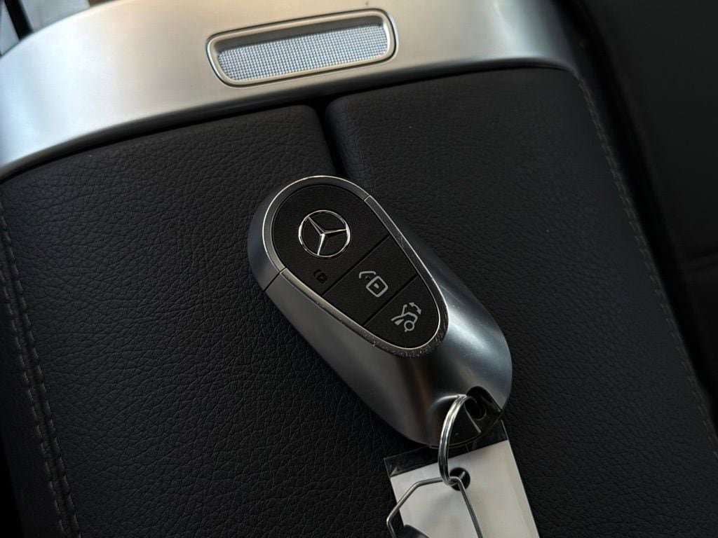 Used 2025 Mercedes-Benz GLC 300 image 25