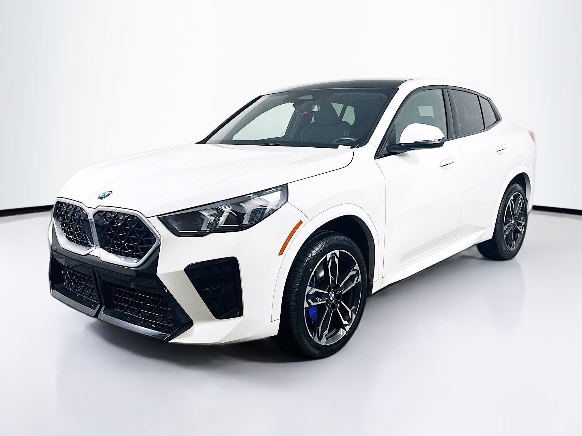 Used 2025 BMW X2 xDrive28i image 3