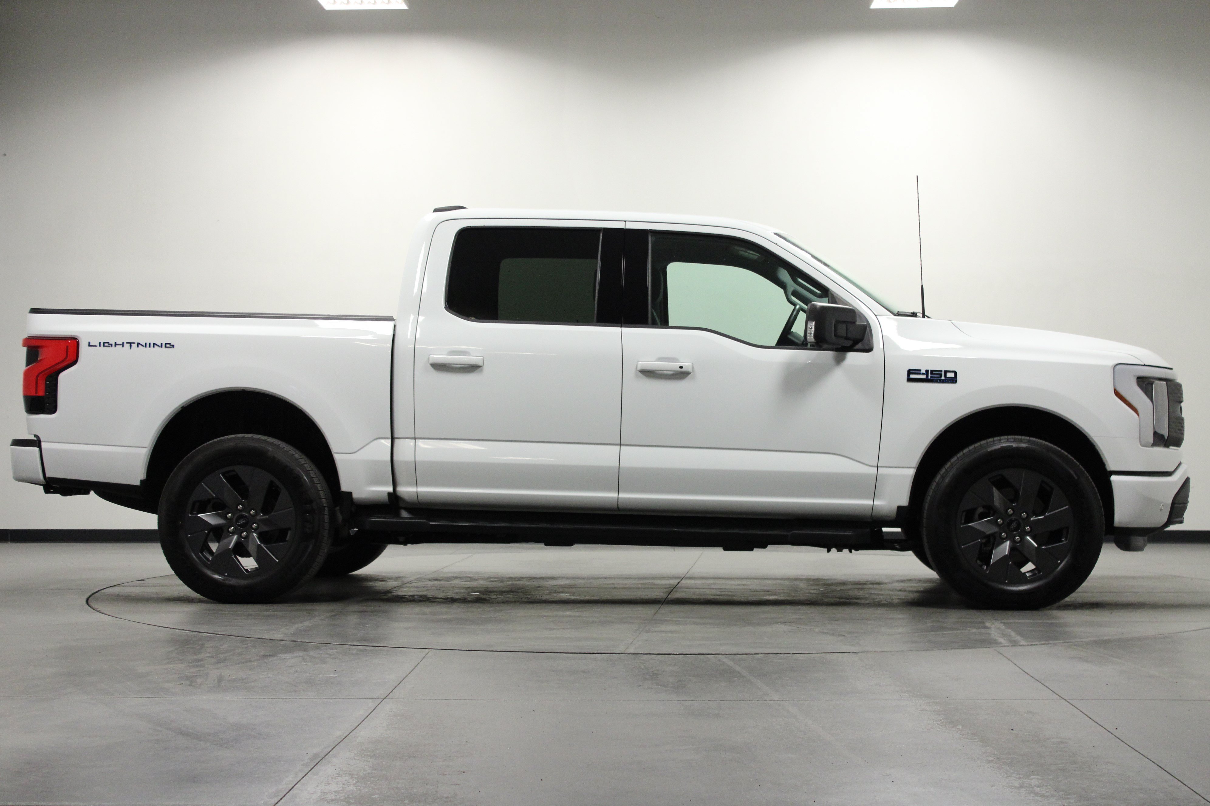 Used 2024 Ford F150 Lightning Flash AWD/4WD image 3