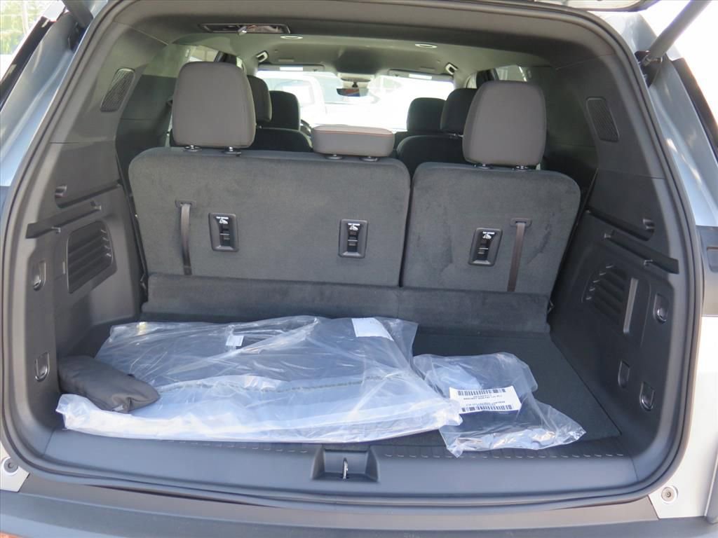 New 2026 Chevrolet Traverse LT w/ Enhanced Driving Package image 15