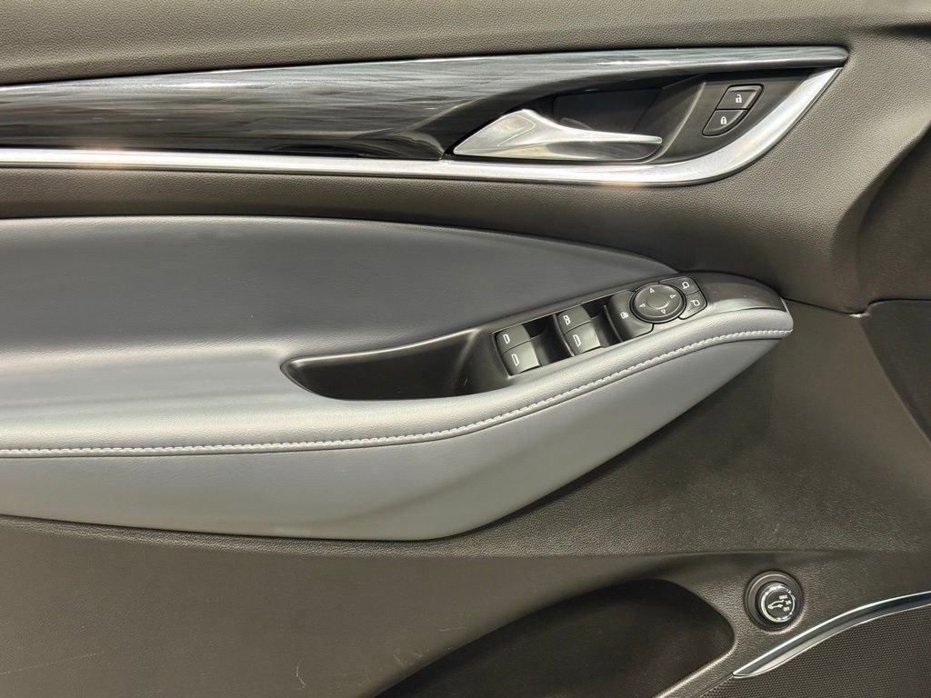 Used 2021 Buick Enclave Preferred image 17