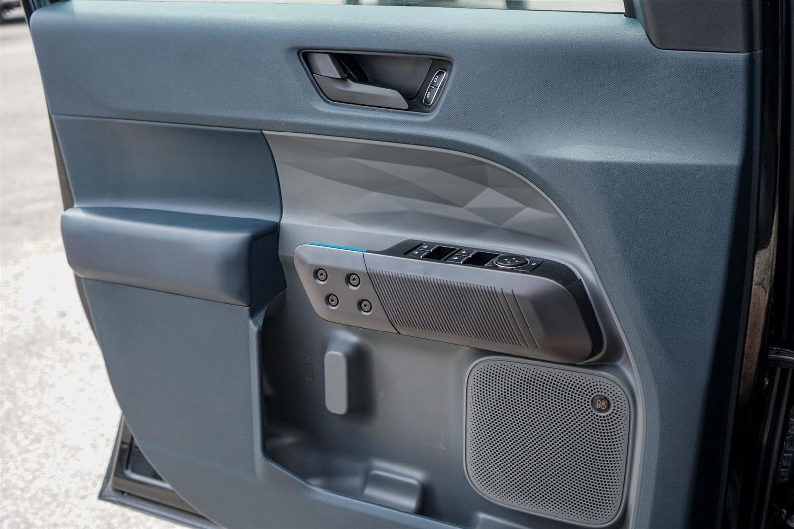 Used 2025 Ford Maverick Lobo image 19