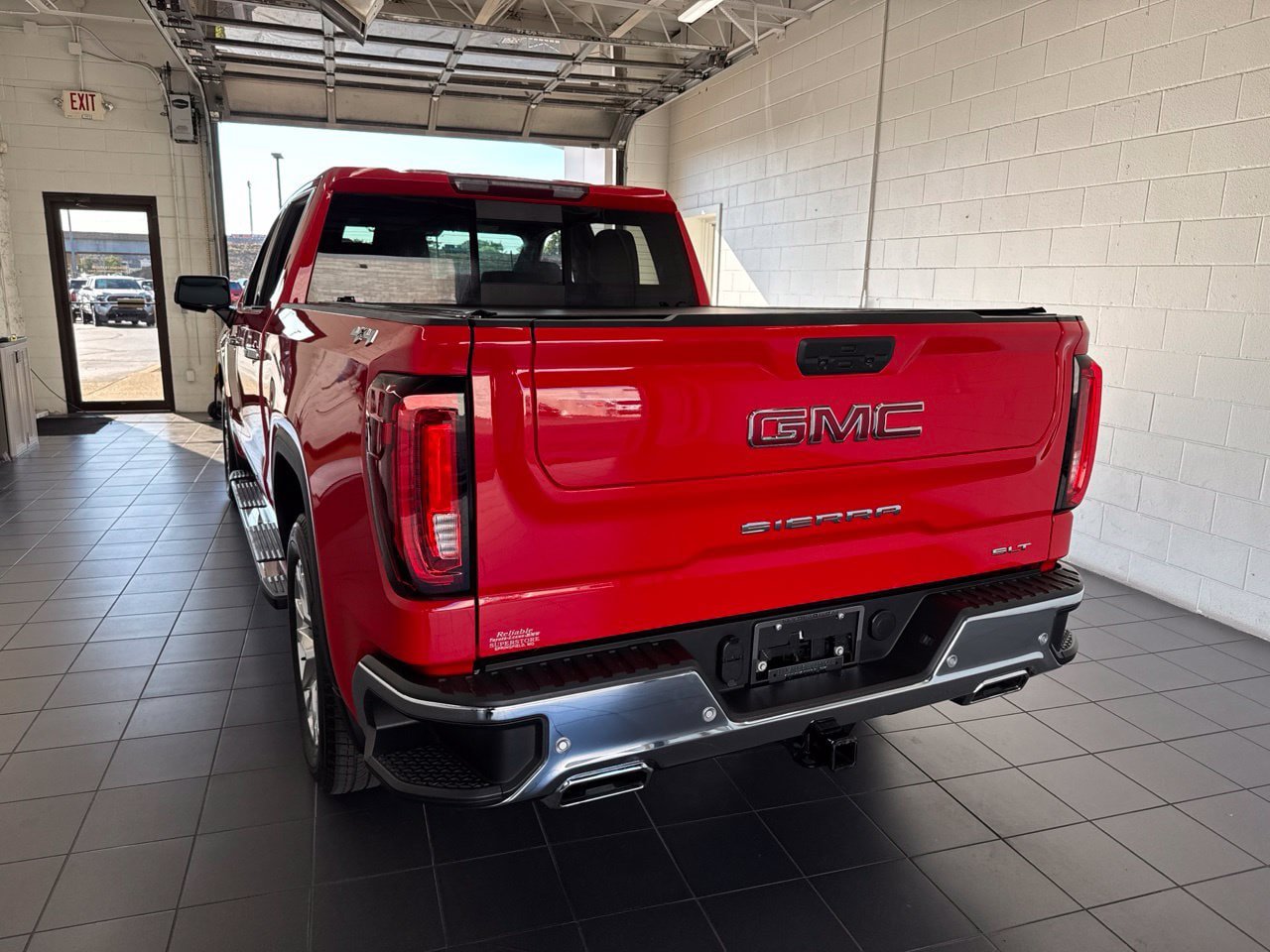 Used 2020 GMC Sierra 1500 SLT w/ SLT Premium Plus Package AWD/4WD image 6