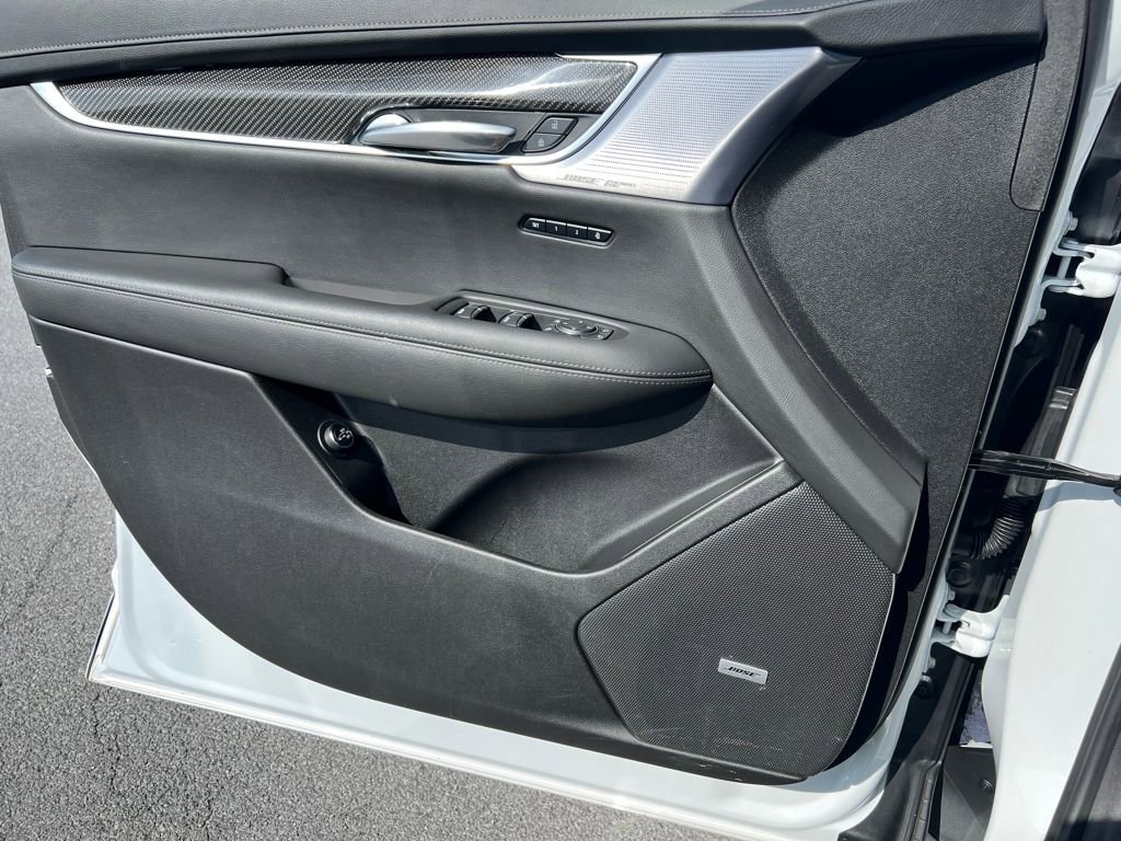 Used 2024 Cadillac XT6 Sport w/ LPO, Onyx Lite Package image 24