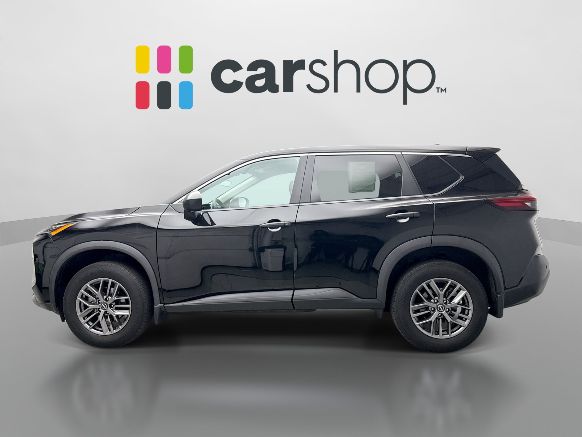 Used 2023 Nissan Rogue S AWD/4WD image 2