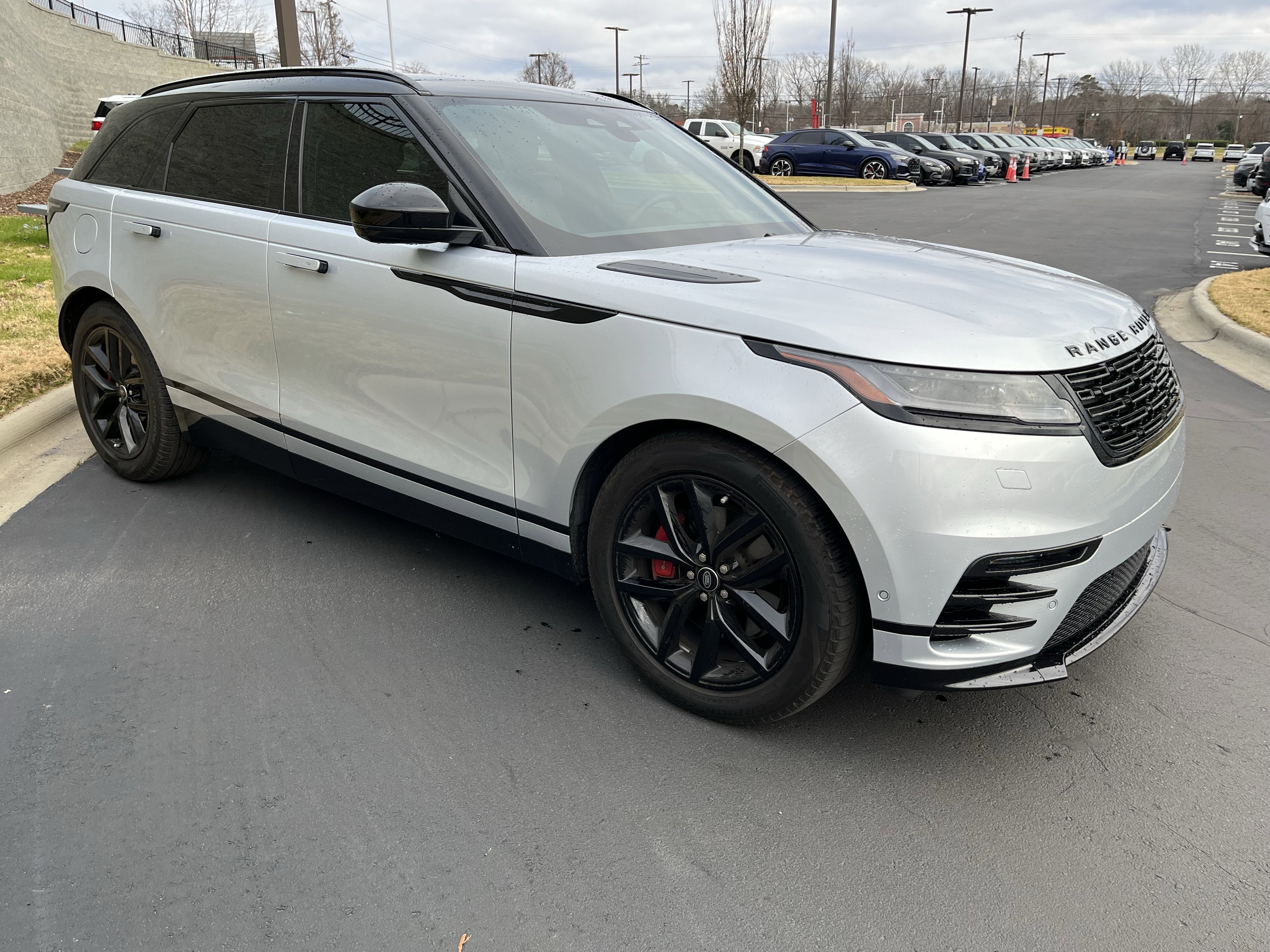 Used 2024 Land Rover Range Rover Velar Dynamic SE image 9