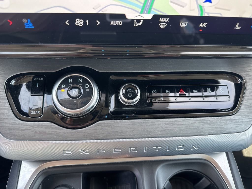 Used 2025 Ford Expedition Platinum AWD/4WD image 15