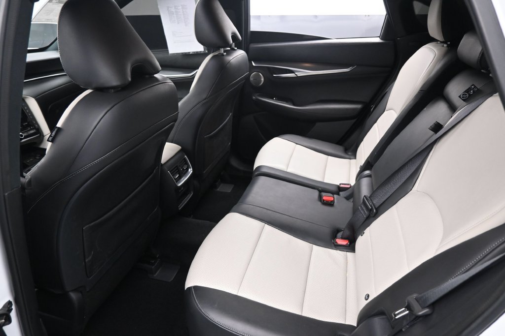 Used 2025 INFINITI QX55 Essential AWD/4WD image 30