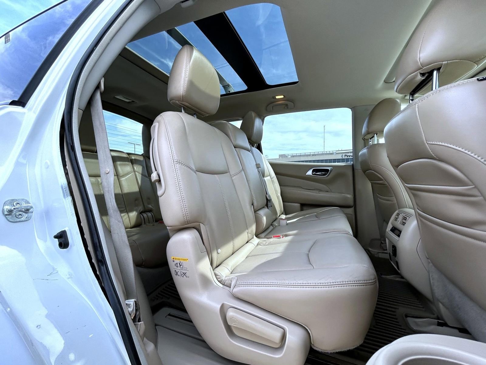 Used 2013 Nissan Pathfinder SL w/ SL Premium Pkg AWD/4WD image 18