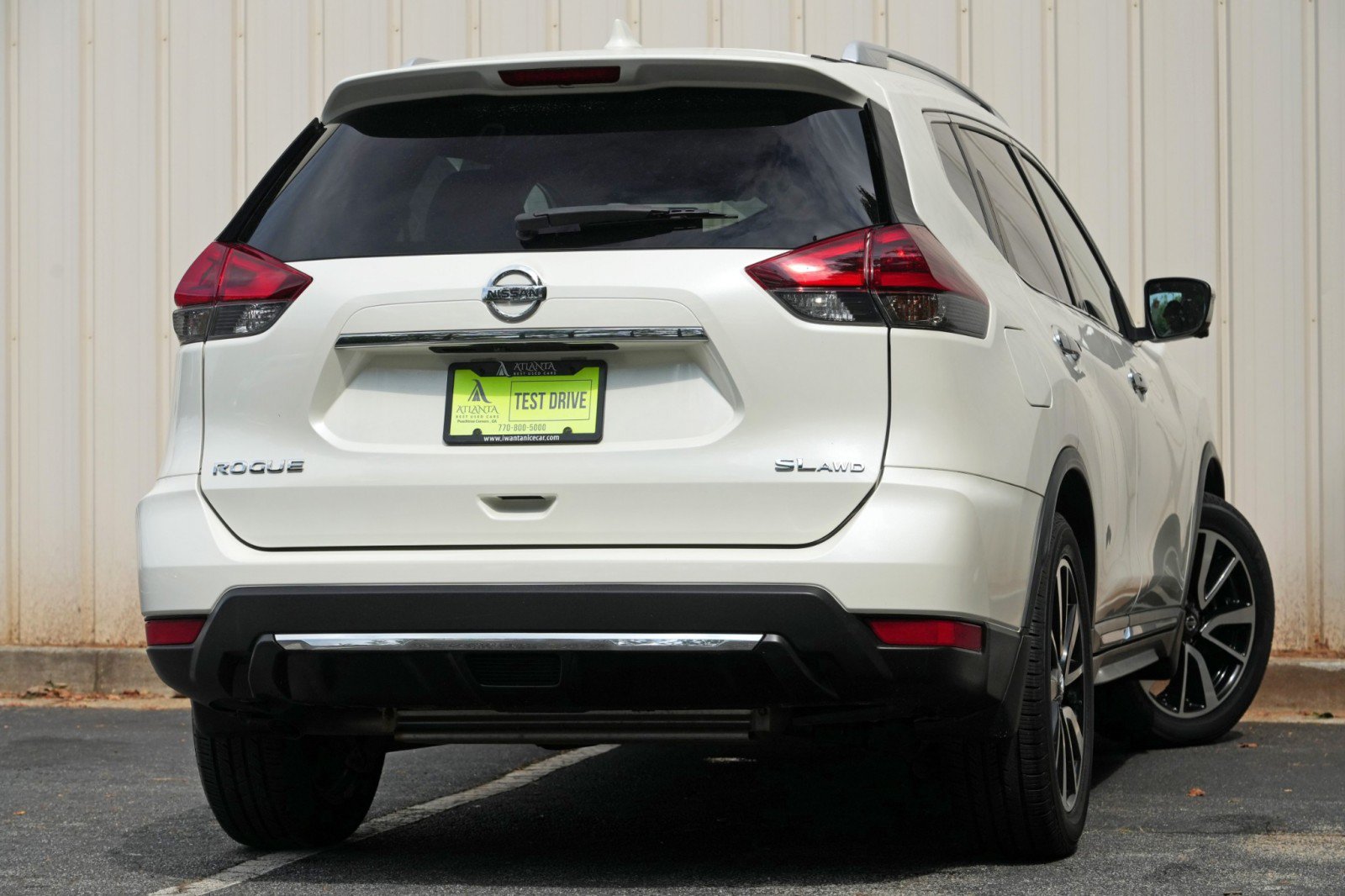 Used 2018 Nissan Rogue SL w/ Premium Package AWD/4WD image 4
