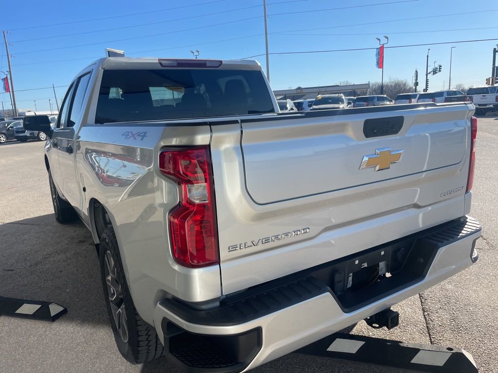 Used 2022 Chevrolet Silverado 1500 Custom image 5