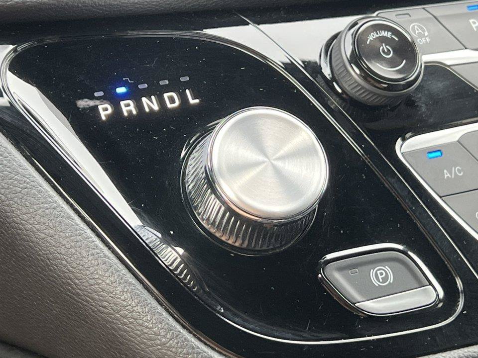 Used 2025 Chrysler Pacifica Limited FWD image 29