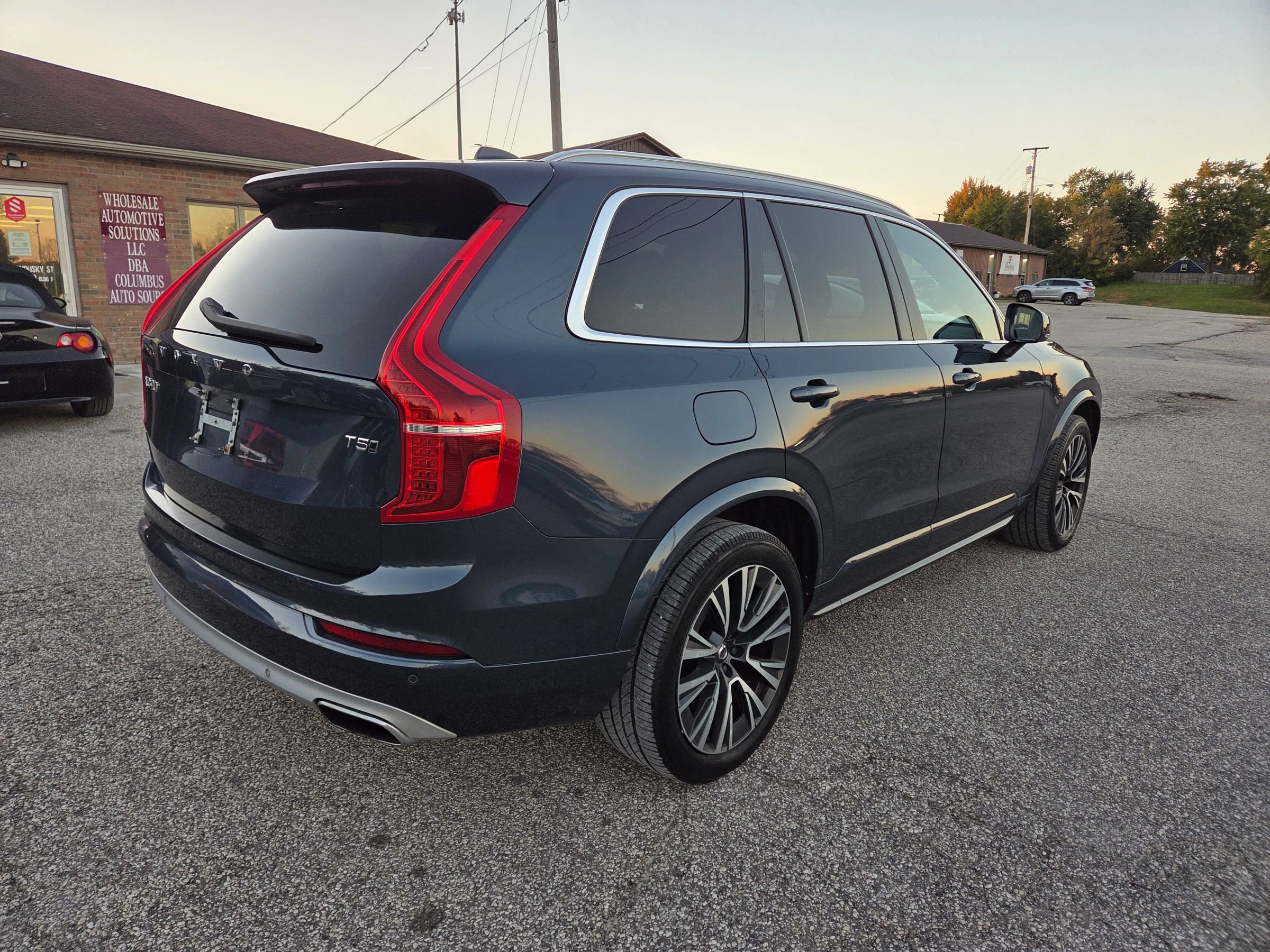 Used 2020 Volvo XC90 T5 Momentum w/ Protection Package AWD/4WD image 5