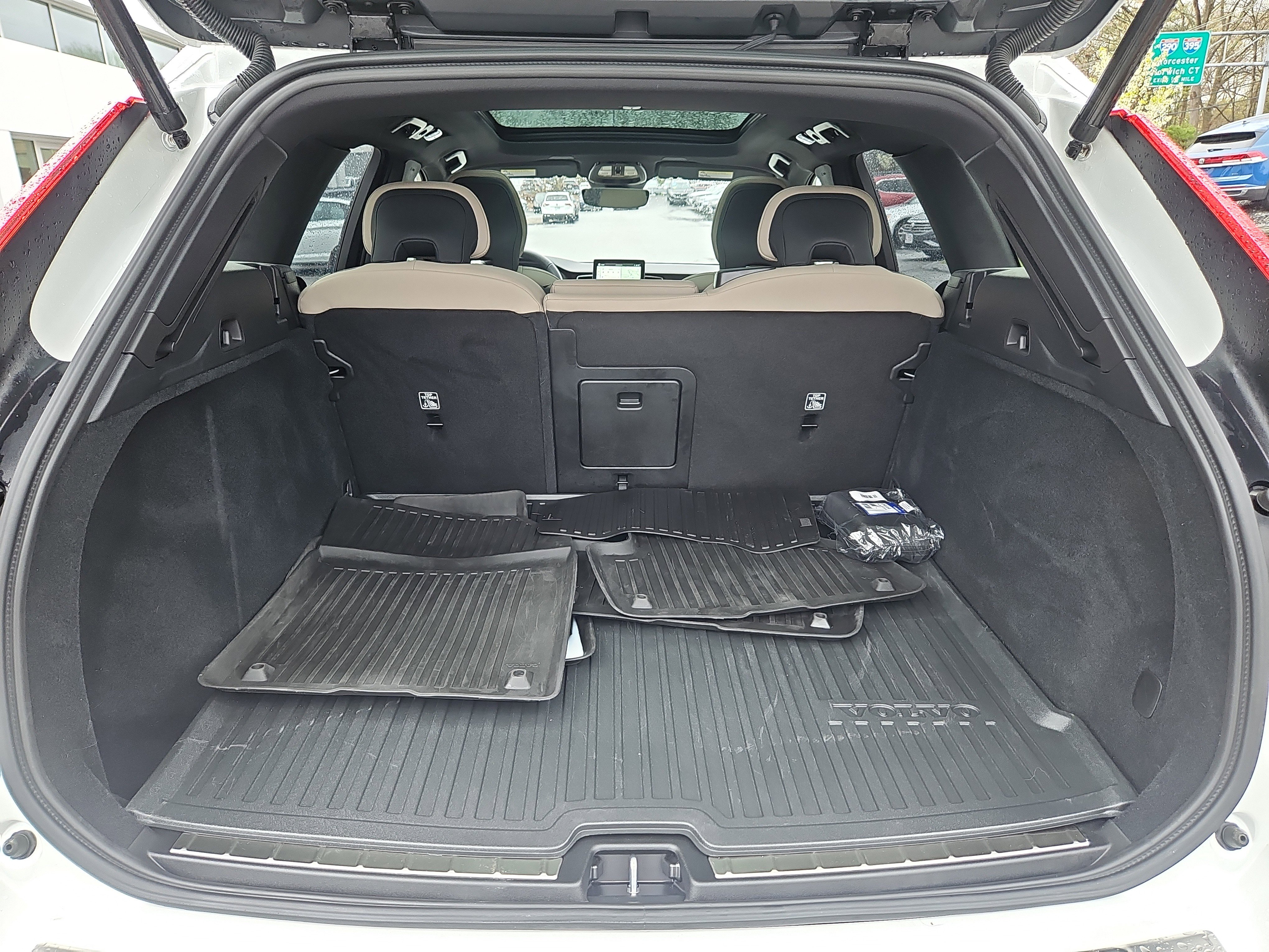 Used 2026 Volvo XC60 B5 Plus w/ Protection Package Premier AWD/4WD image 34