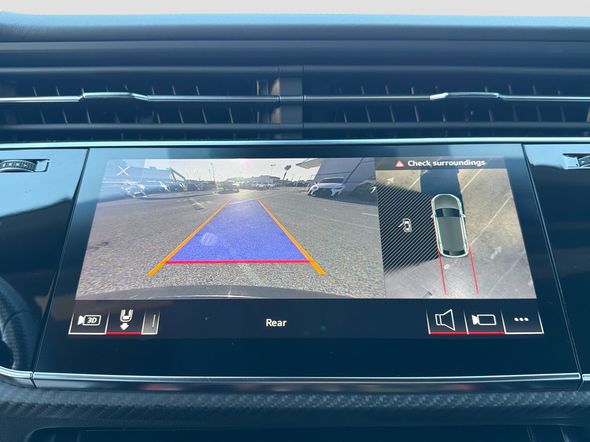 Used 2022 Audi RS Q8 AWD/4WD image 32