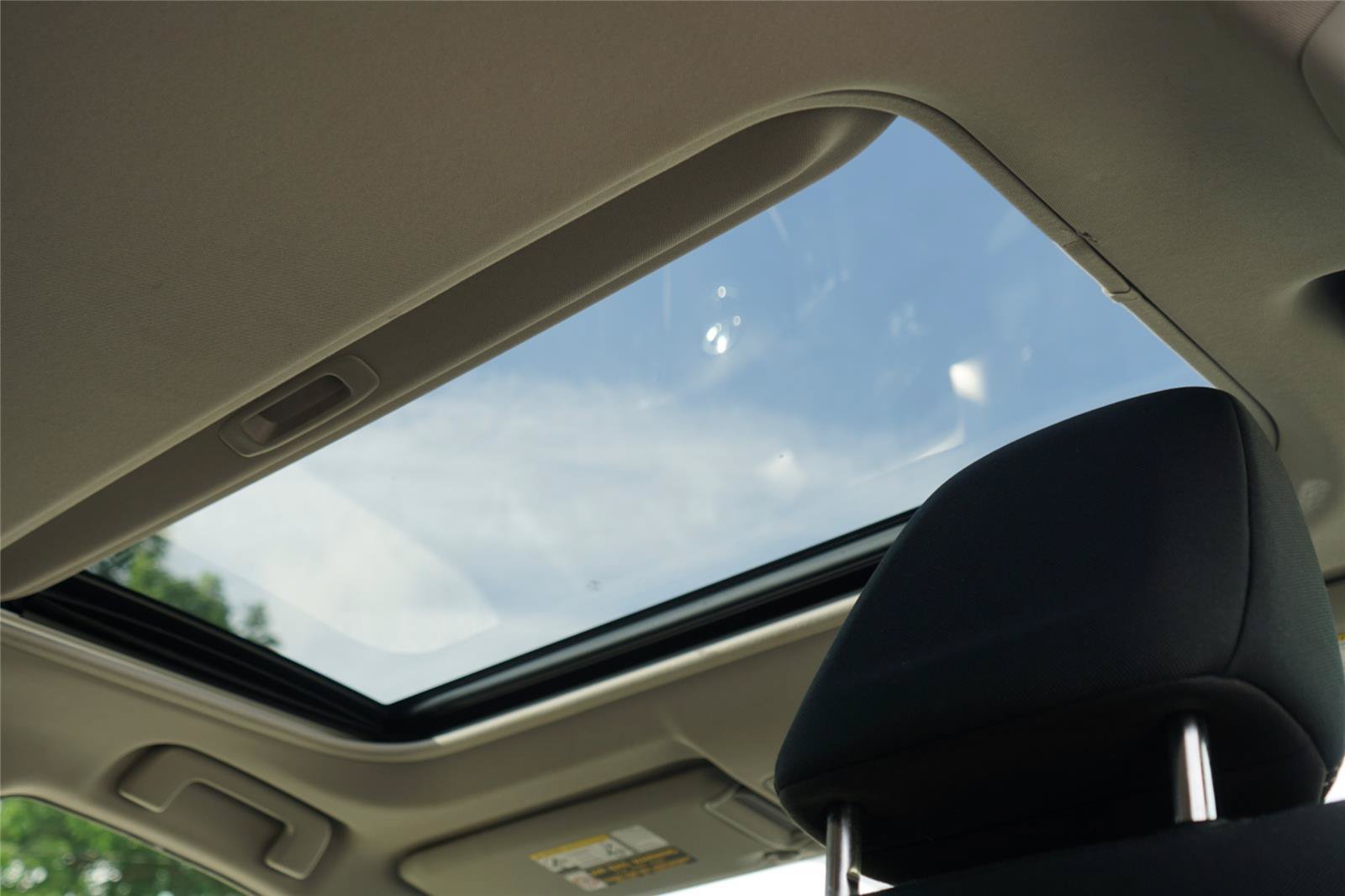 Used 2015 Toyota RAV4 XLE FWD image 30