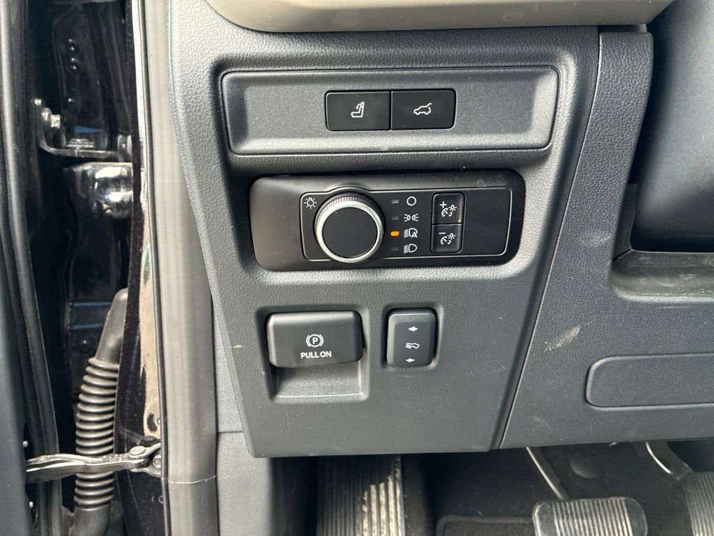 Used 2024 Ford Expedition XLT AWD/4WD image 15