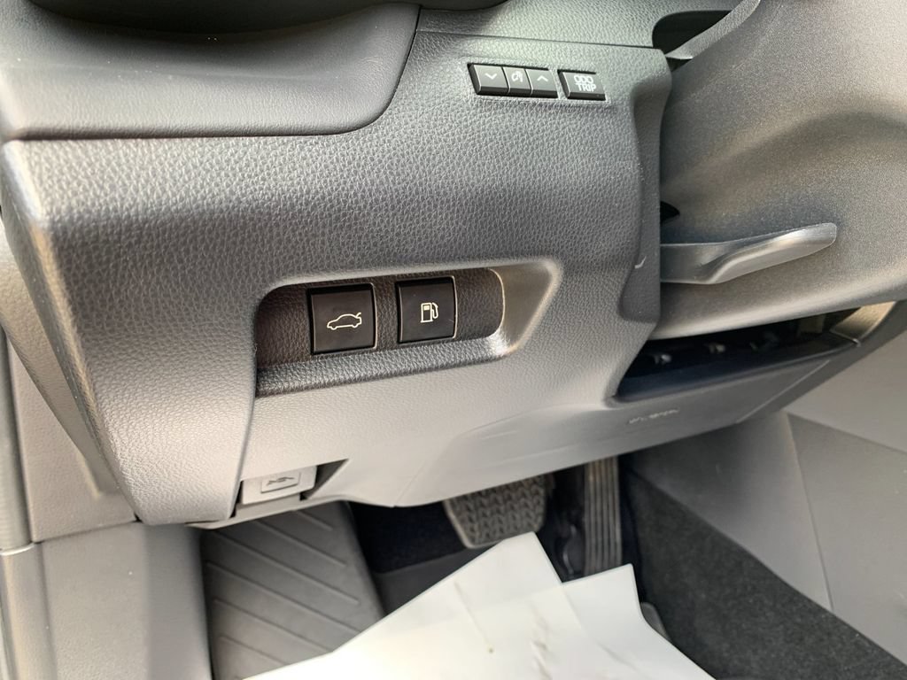 Used 2023 Toyota Crown AWD/4WD image 31