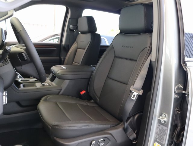 New 2025 GMC Sierra 2500 Denali w/ Denali Reserve Package image 12