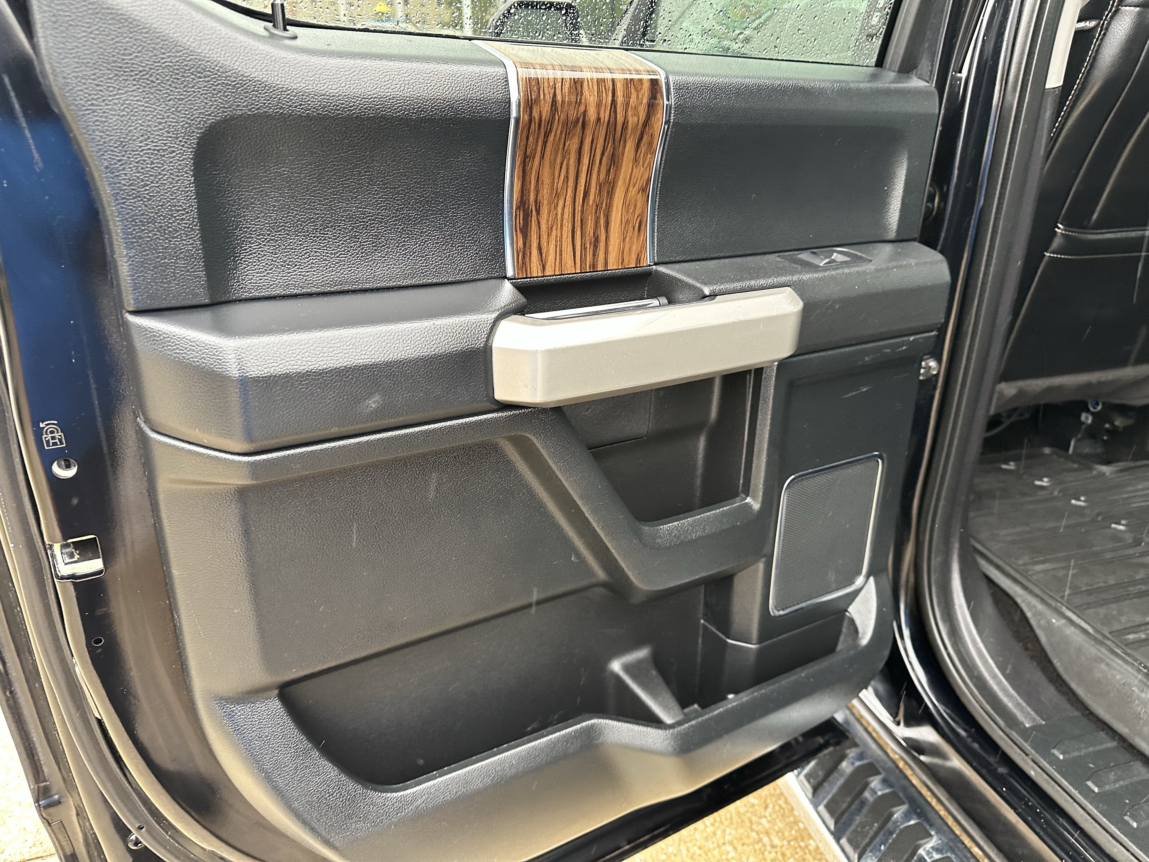 Used 2018 Ford F150 Lariat RWD image 10