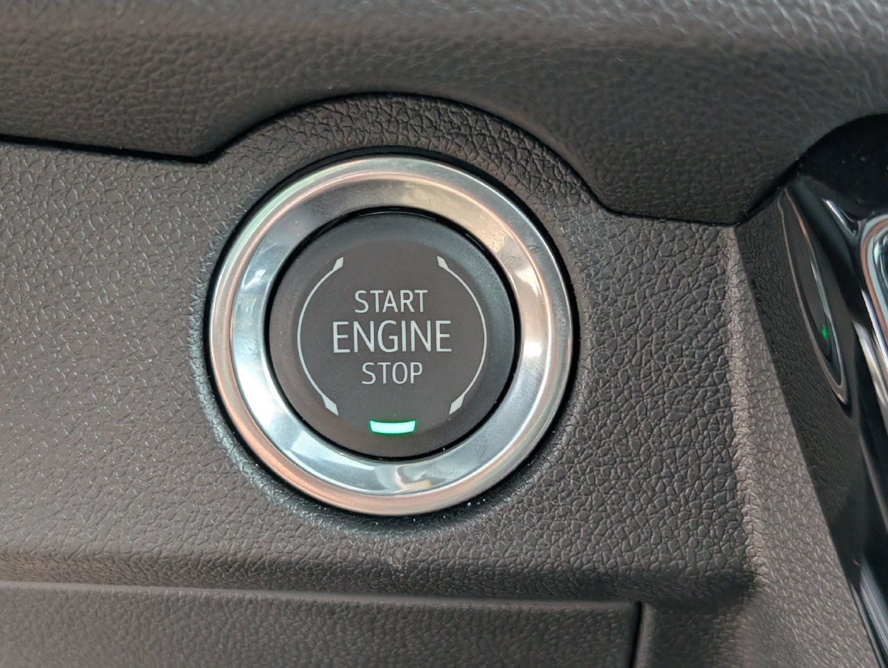 Used 2026 Chevrolet Traverse RS w/ LPO, Floor Liner Package FWD image 17