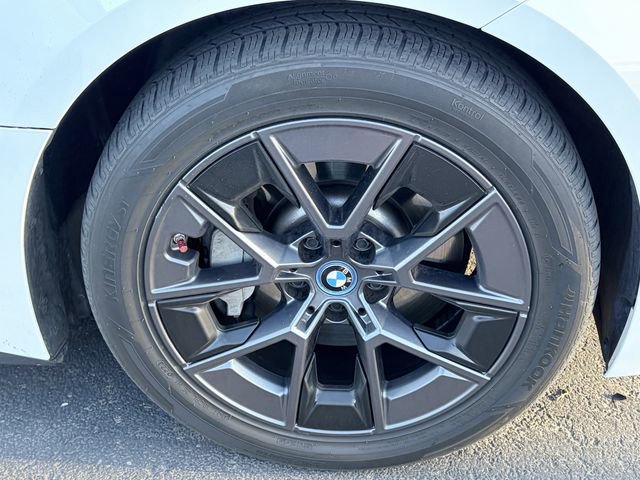 Used 2022 BMW i4 eDrive40 w/ Premium Package image 3