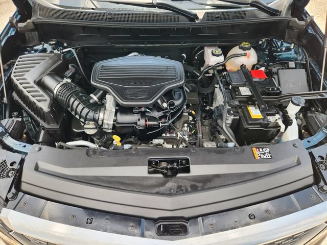 Used 2025 Cadillac XT6 Premium Luxury w/ LPO, Floor Liner Package FWD image 32