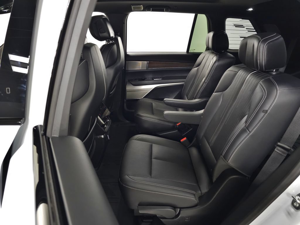 New 2026 Cadillac Vistiq Sport w/ LPO, Floor Liner Package AWD/4WD image 35