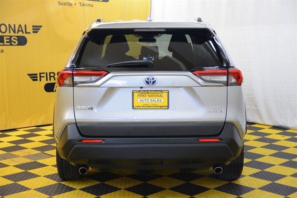 Used 2022 Toyota RAV4 LE image 9