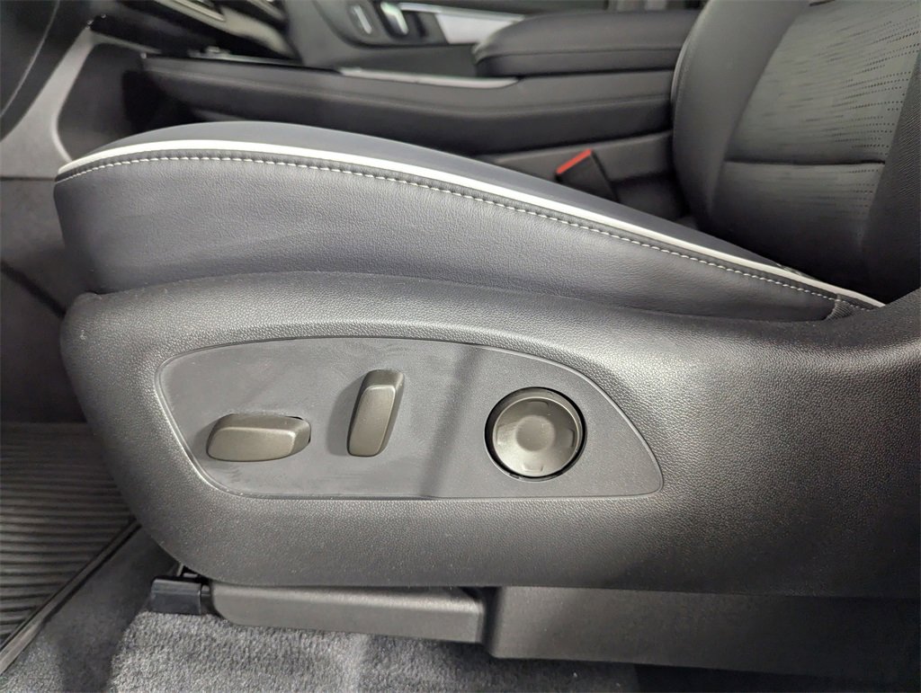 Used 2025 Buick Enclave Sport Touring w/ LPO, All-Weather Package image 13