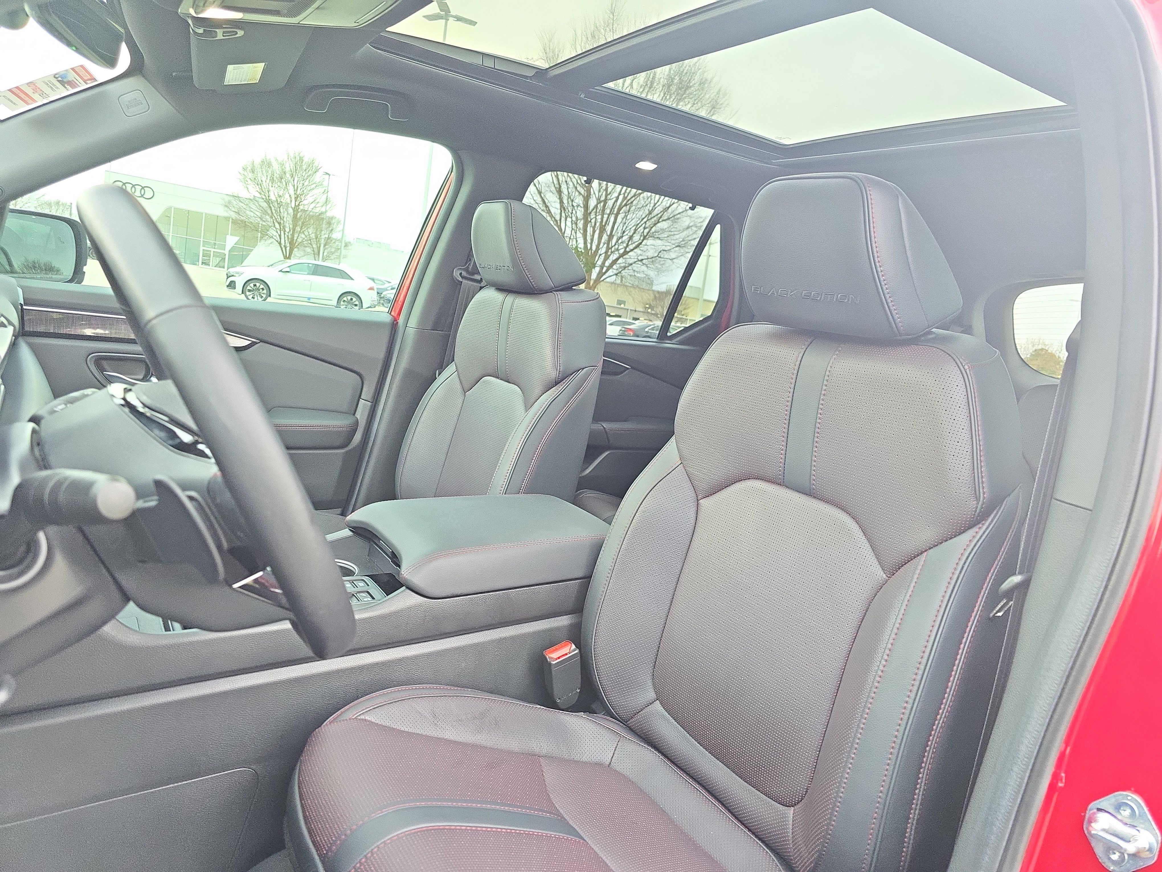 Used 2025 Honda Pilot Black Edition image 14