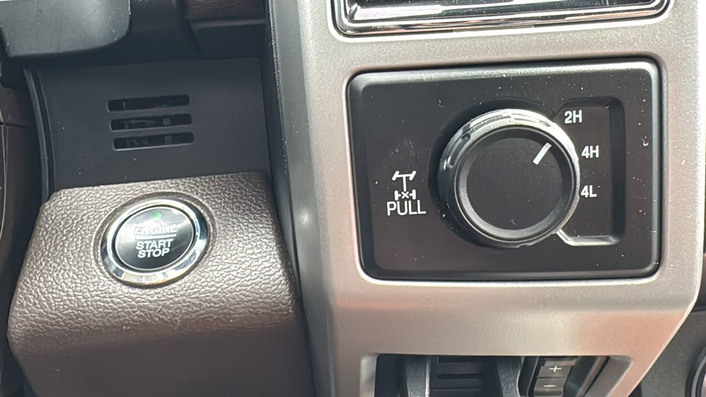 Used 2021 Ford F250 King Ranch w/ King Ranch Ultimate Package AWD/4WD image 31