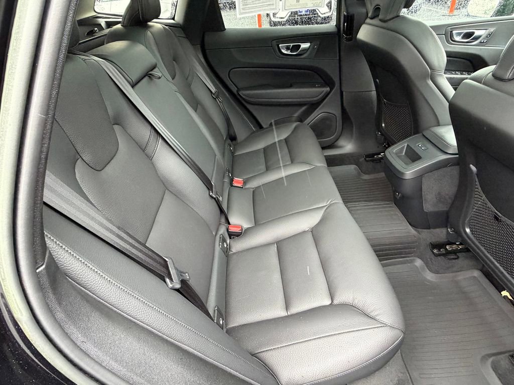 Certified 2023 Volvo XC60 B5 Plus w/ Climate Package AWD/4WD image 17