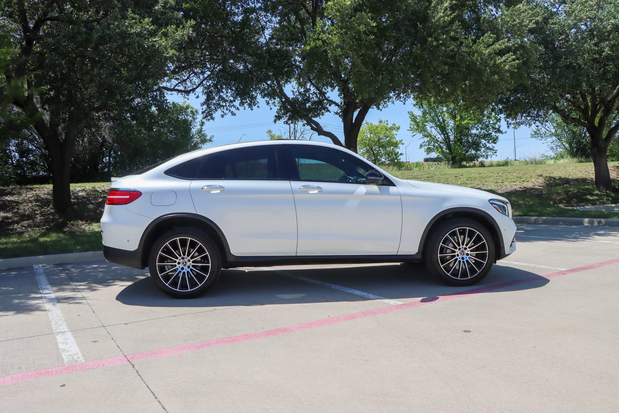 Used 2019 Mercedes-Benz GLC 300 4MATIC Coupe w/ AMG Line image 8