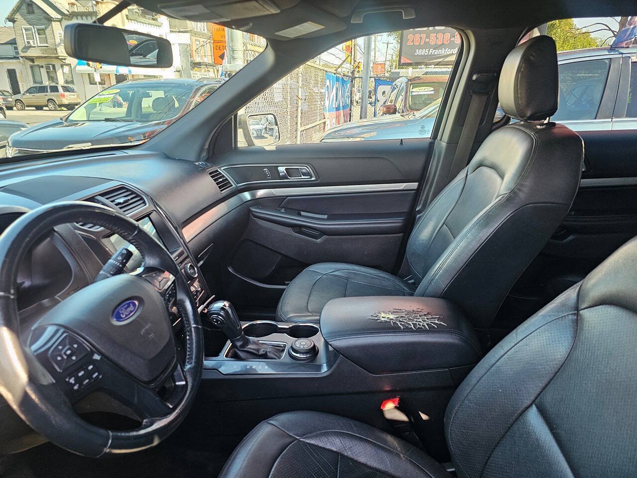Used 2018 Ford Explorer XLT w/ Equipment Group 201A AWD/4WD image 7