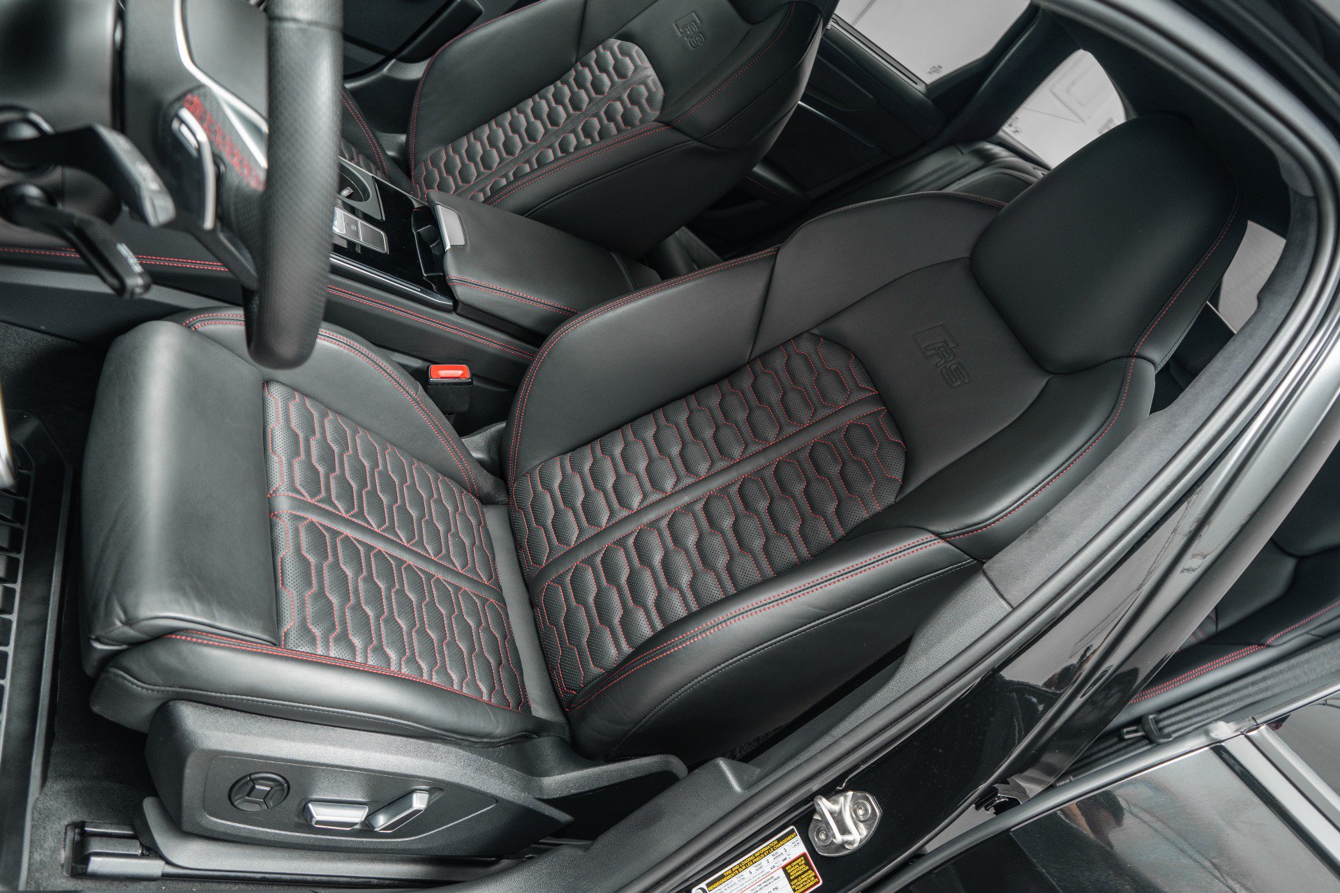 Used 2024 Audi RS 6 performance AWD/4WD image 24