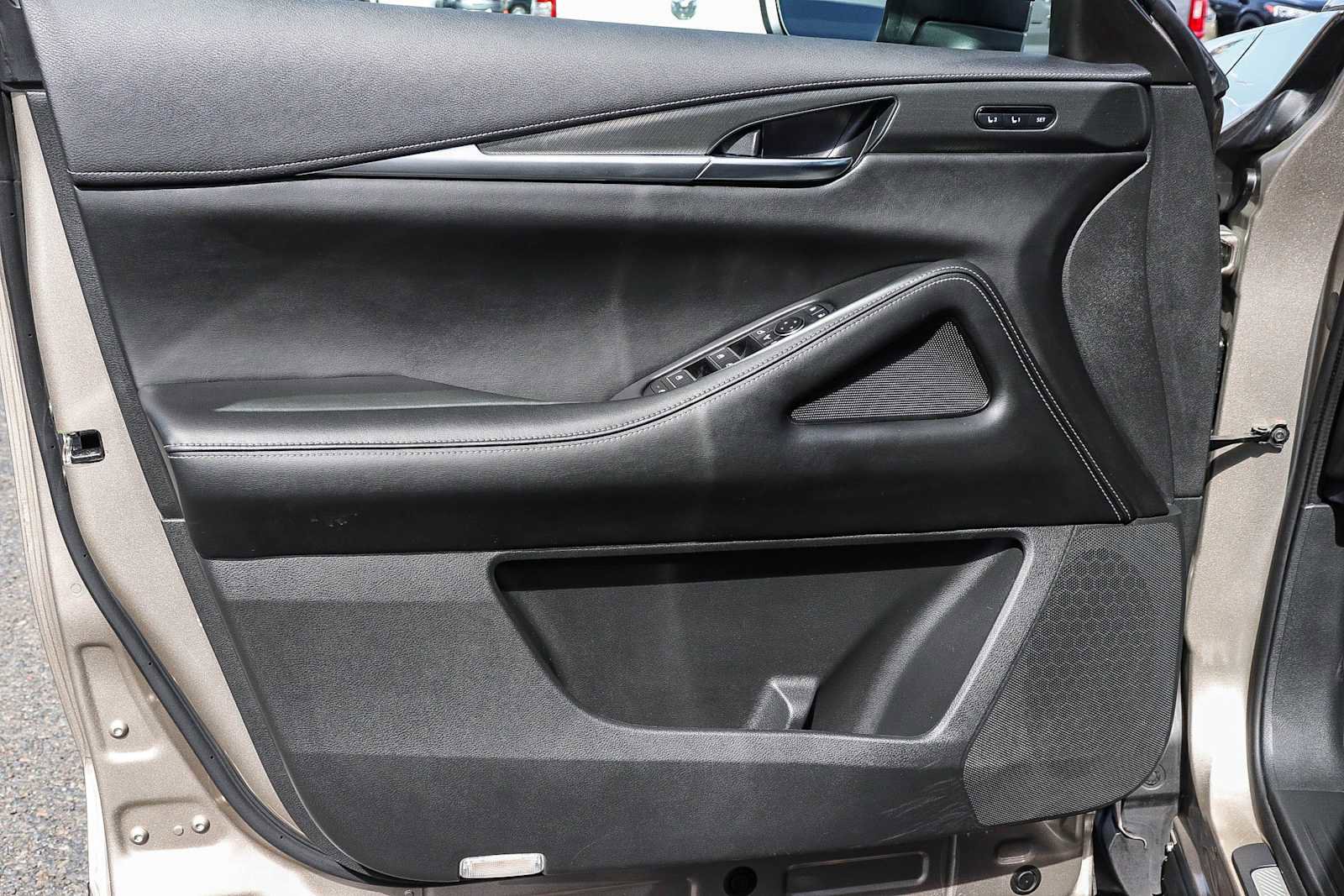 Used 2023 INFINITI QX60 Luxe w/ Cargo Package image 24