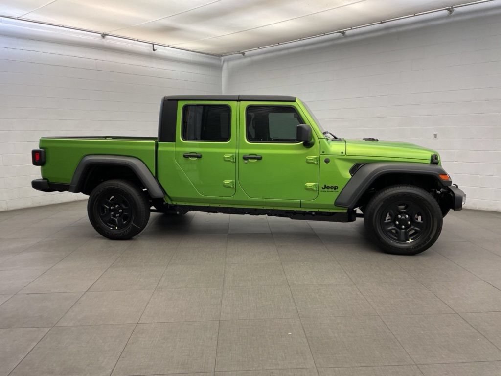 New 2026 Jeep Gladiator Sport AWD/4WD image 2
