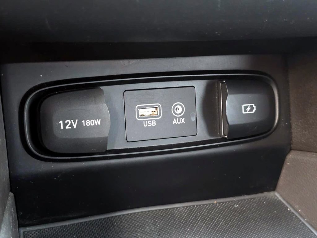 Used 2019 Hyundai Santa Fe SE image 14